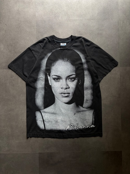 Rihanna リアーナ Tシャツ Robyn Rihanna Fenty  L ブラック