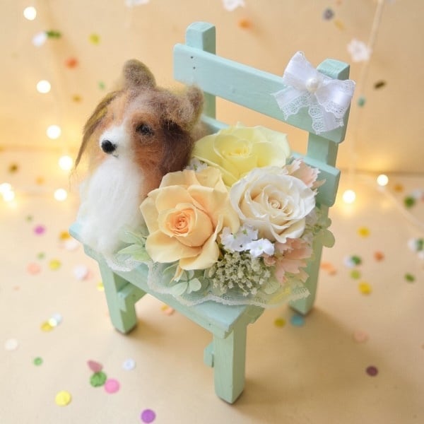 ドールとお花2輪【オーダーメイドで愛犬・愛猫の羊毛フェルト・お供え