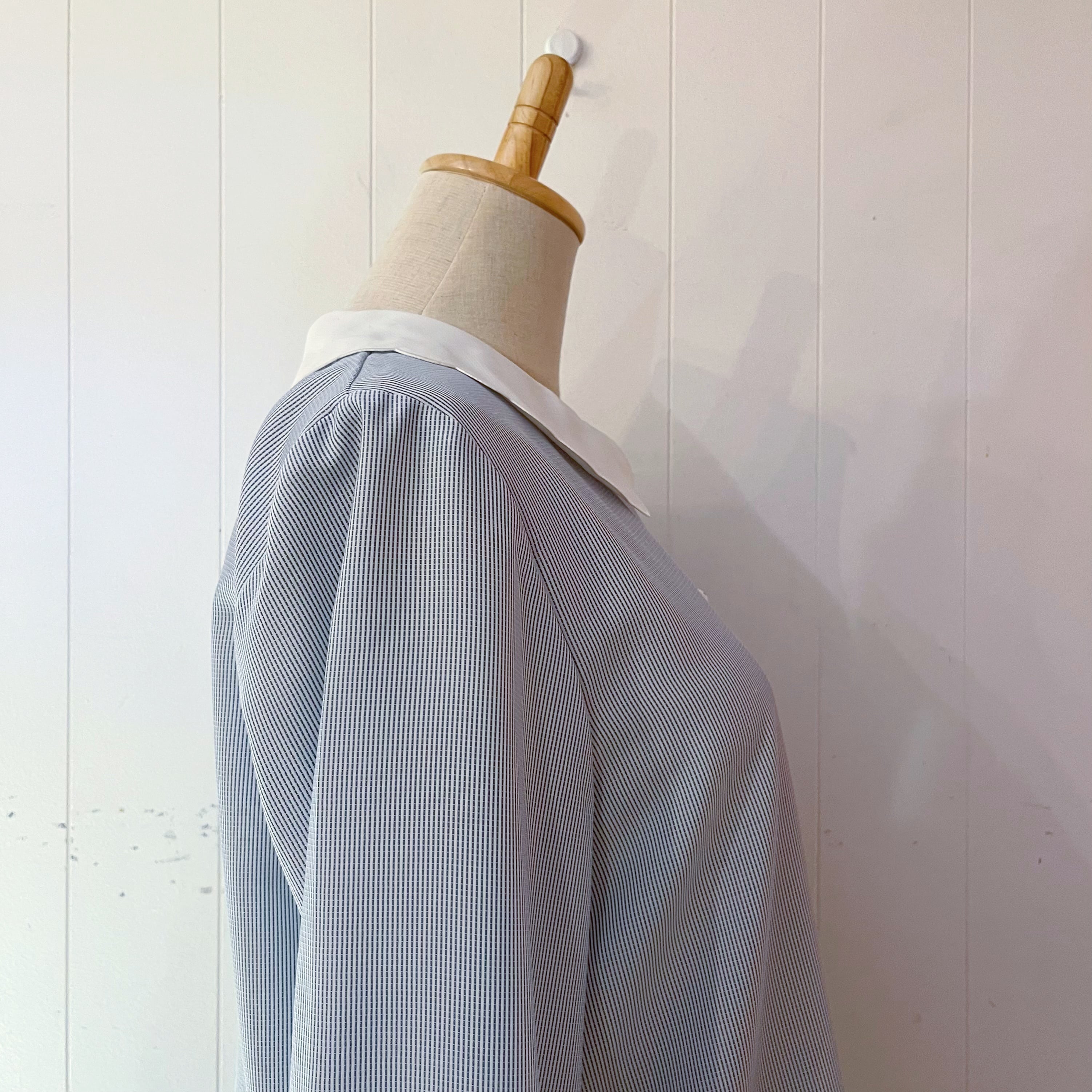 scallop collar pearl button blouse