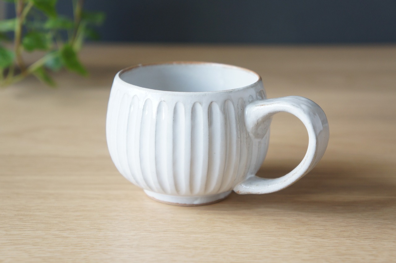 小石原焼　翁明窯元　丸マグカップ　アンティークホワイト  しのぎ 【37-472】