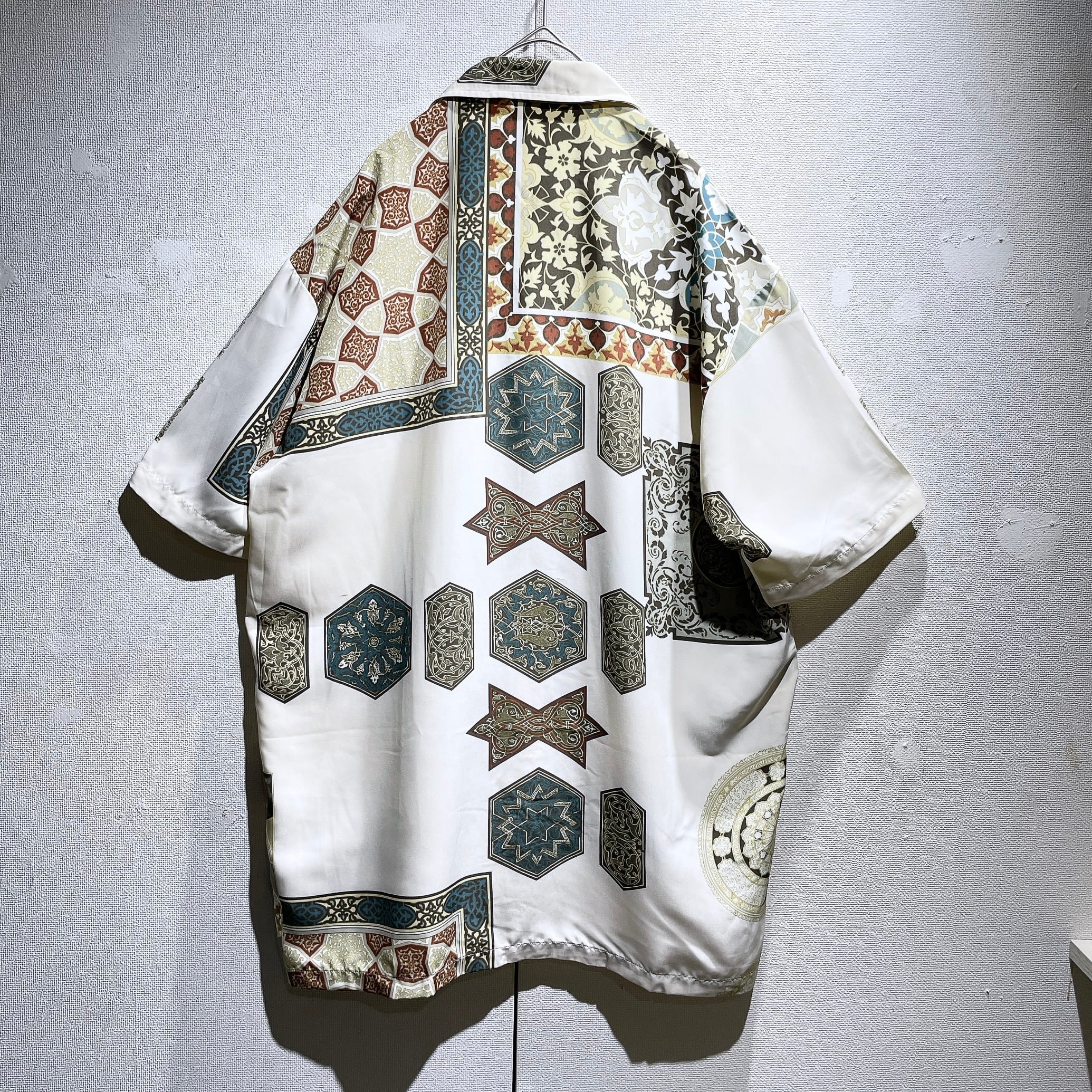 1990s Modern ethnic art printed vintage drape loose SS shirt