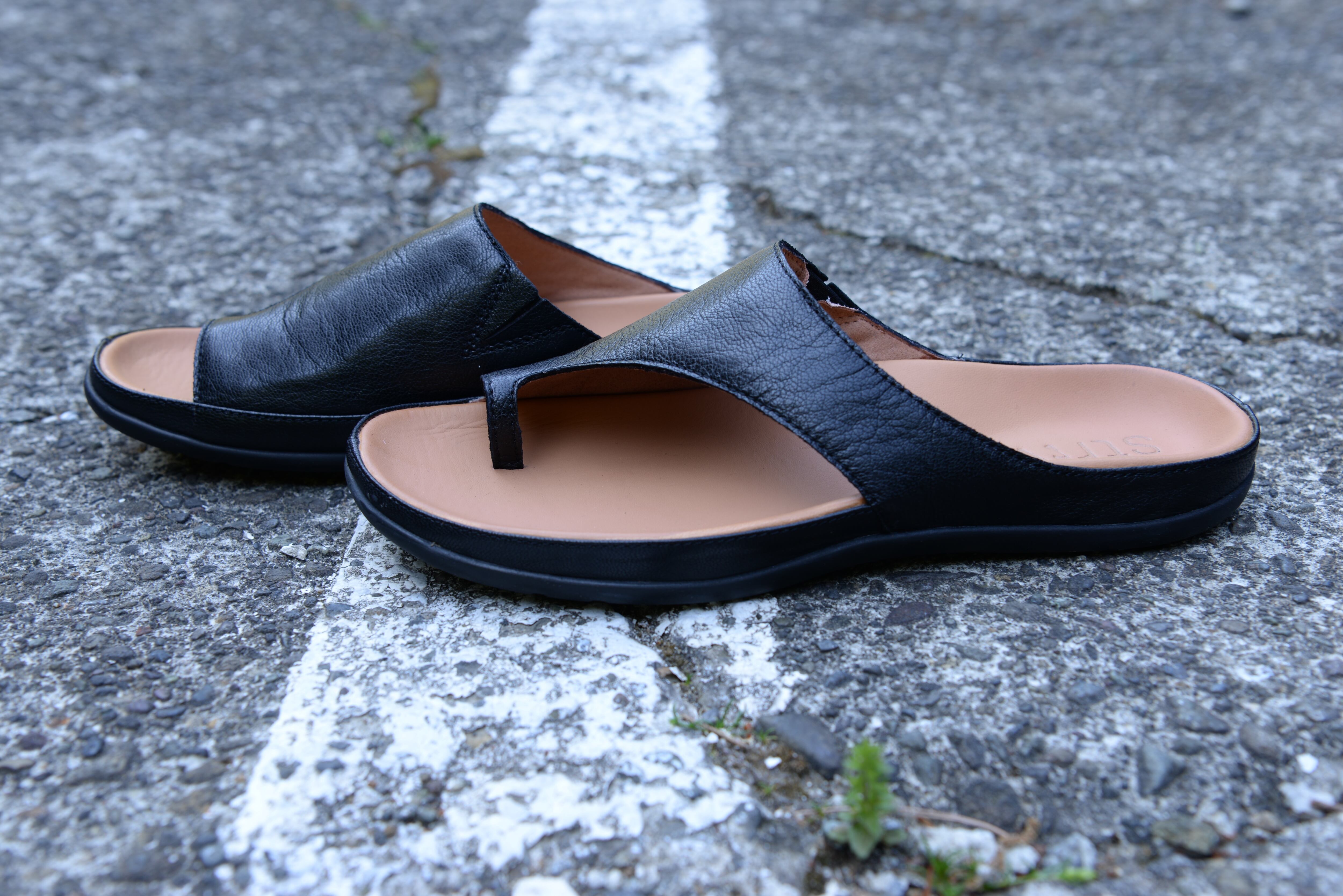 Strive ブラック サンダル ストライブ Strive バックストラップ