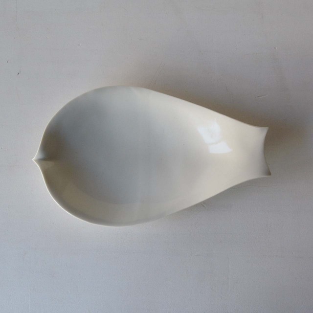 宮田竜司 白磁 蓮花皿（26-059）