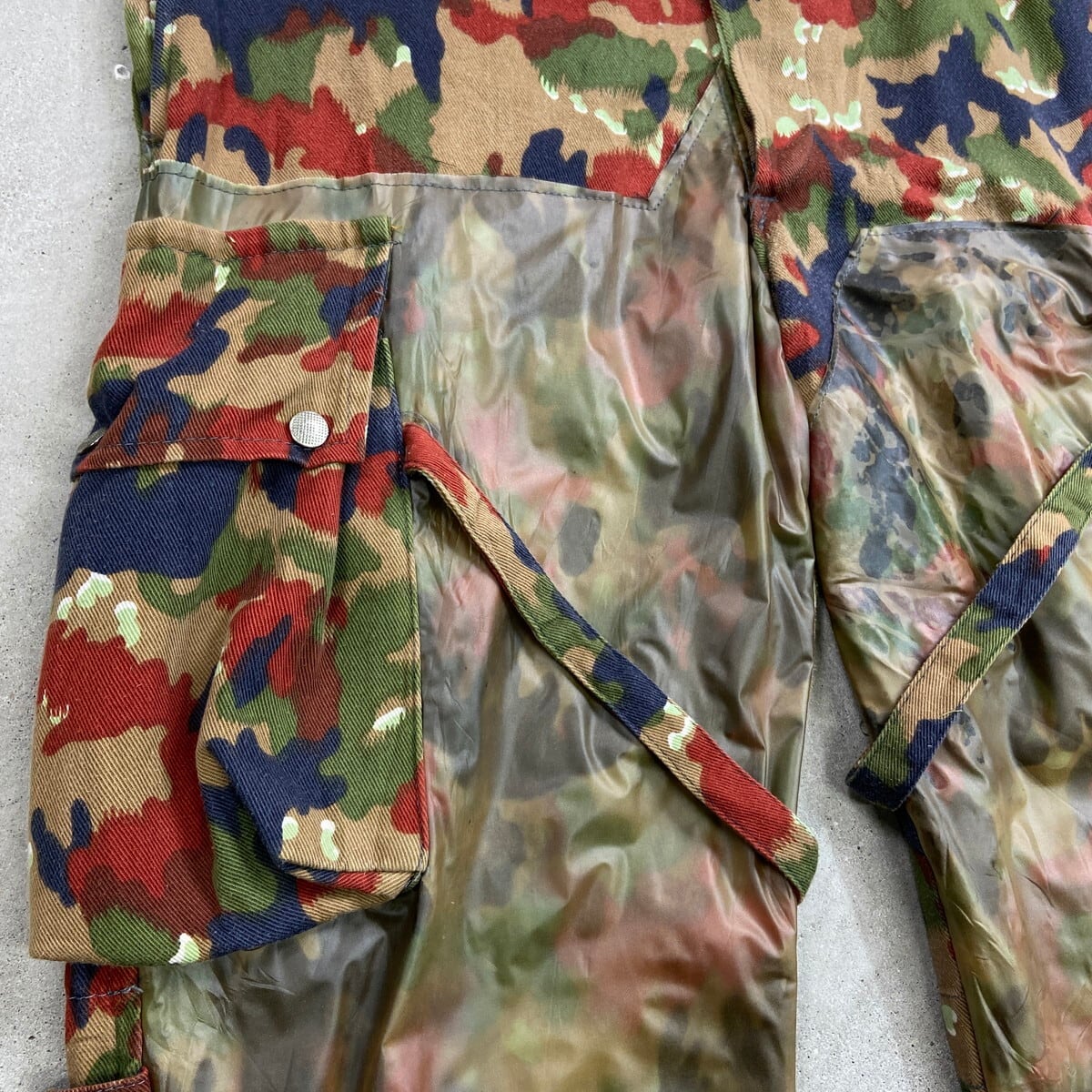 【 ヴィンテージ 軍モノ 古着 】 スイス軍 Ｍ70 アルペンカモ パンツ 70~80年代 M-70 スイス軍 アルペンカモ オーバーオール カーゴパンツ