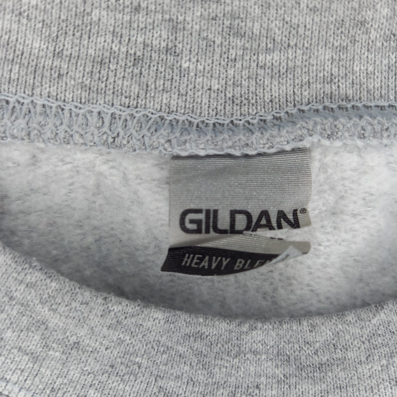 ギルダン　クルーネック　スウェット　トレーナー　スカルプリント　グレー