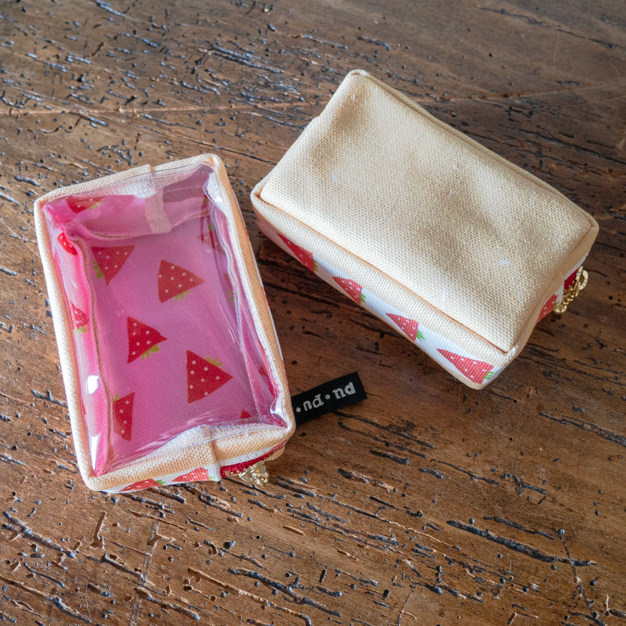 四角サンドのクリアポーチ