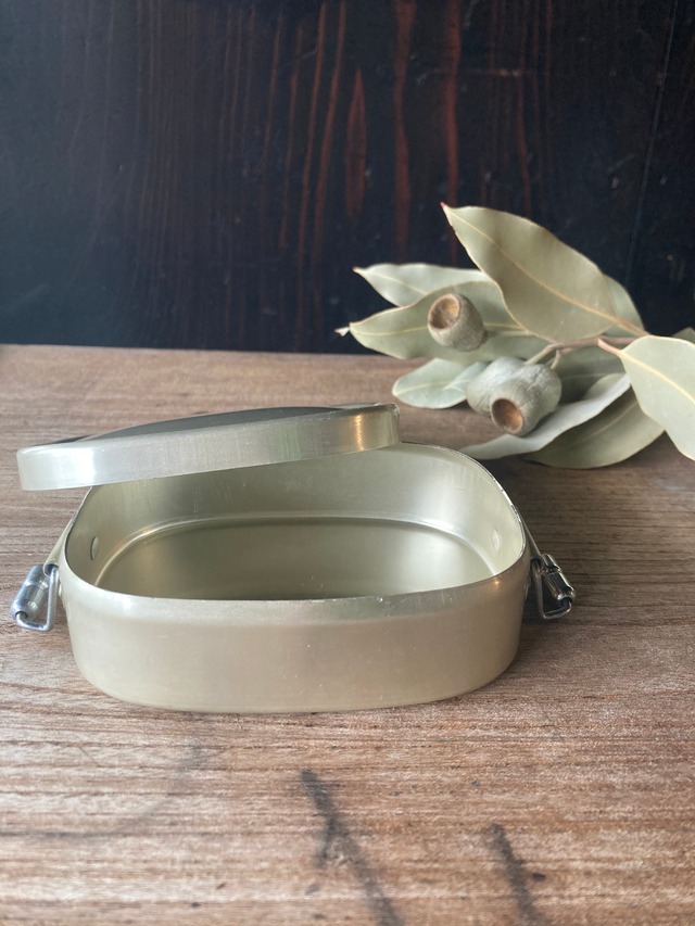 レトロなアルミの弁当箱