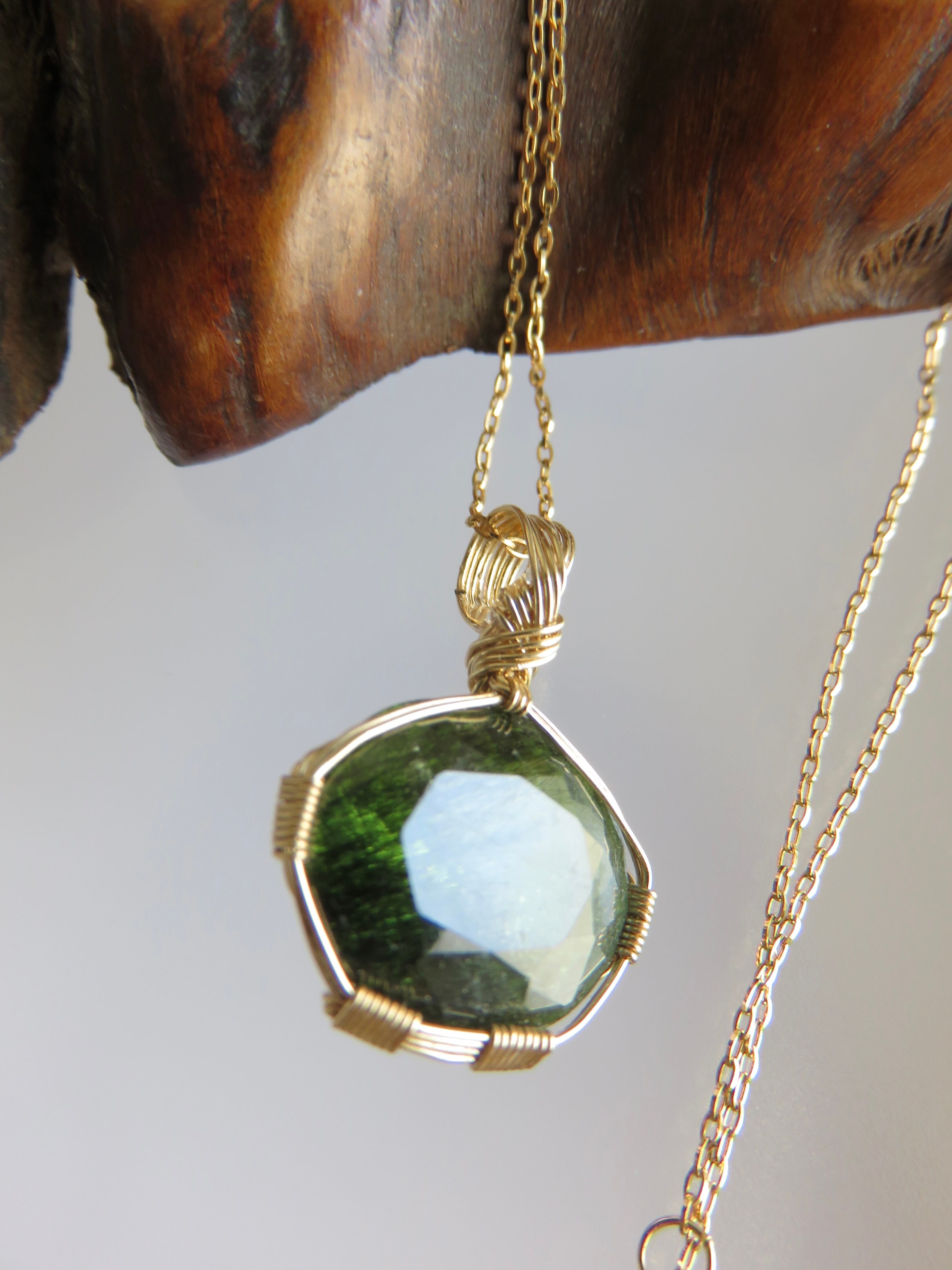 8月誕生石】ルチルペリドット(5.8ct)女神巻き®︎ペンダントトップ