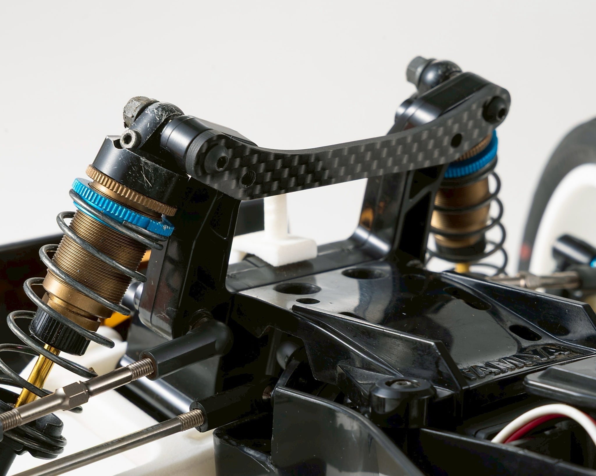 DT02用カーボン製ショックタワーバー Type A PBRW-008 | PINE BEACH RC