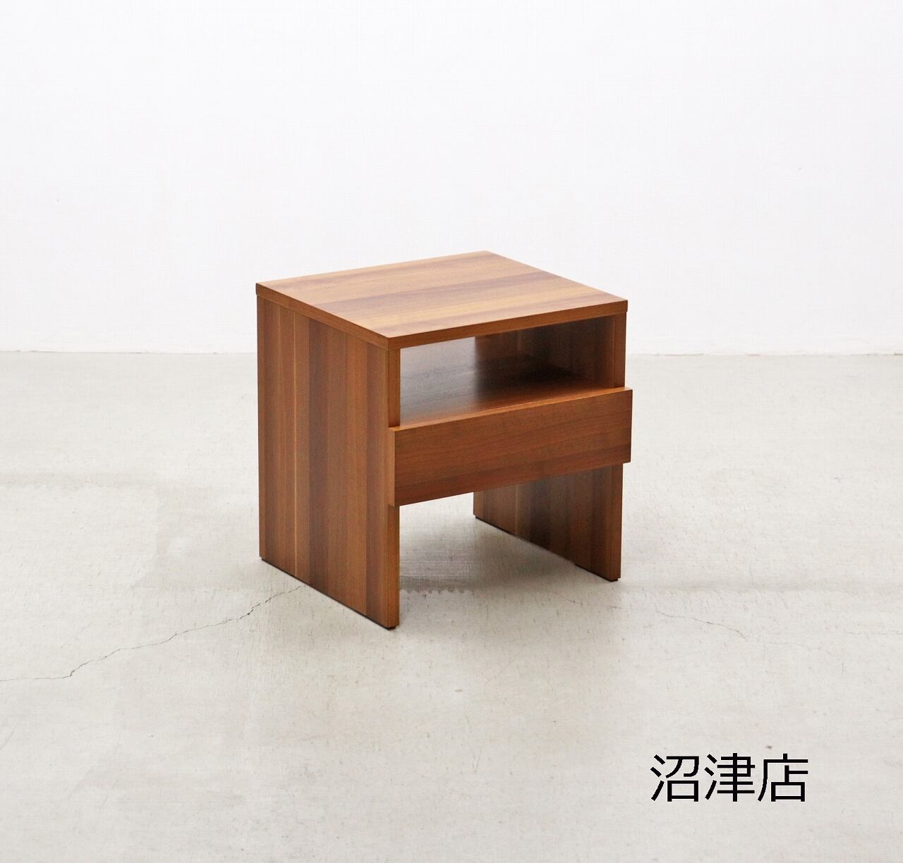 ナイトテーブル サイドテーブル ベッドサイド 2口コンセント付 引出し