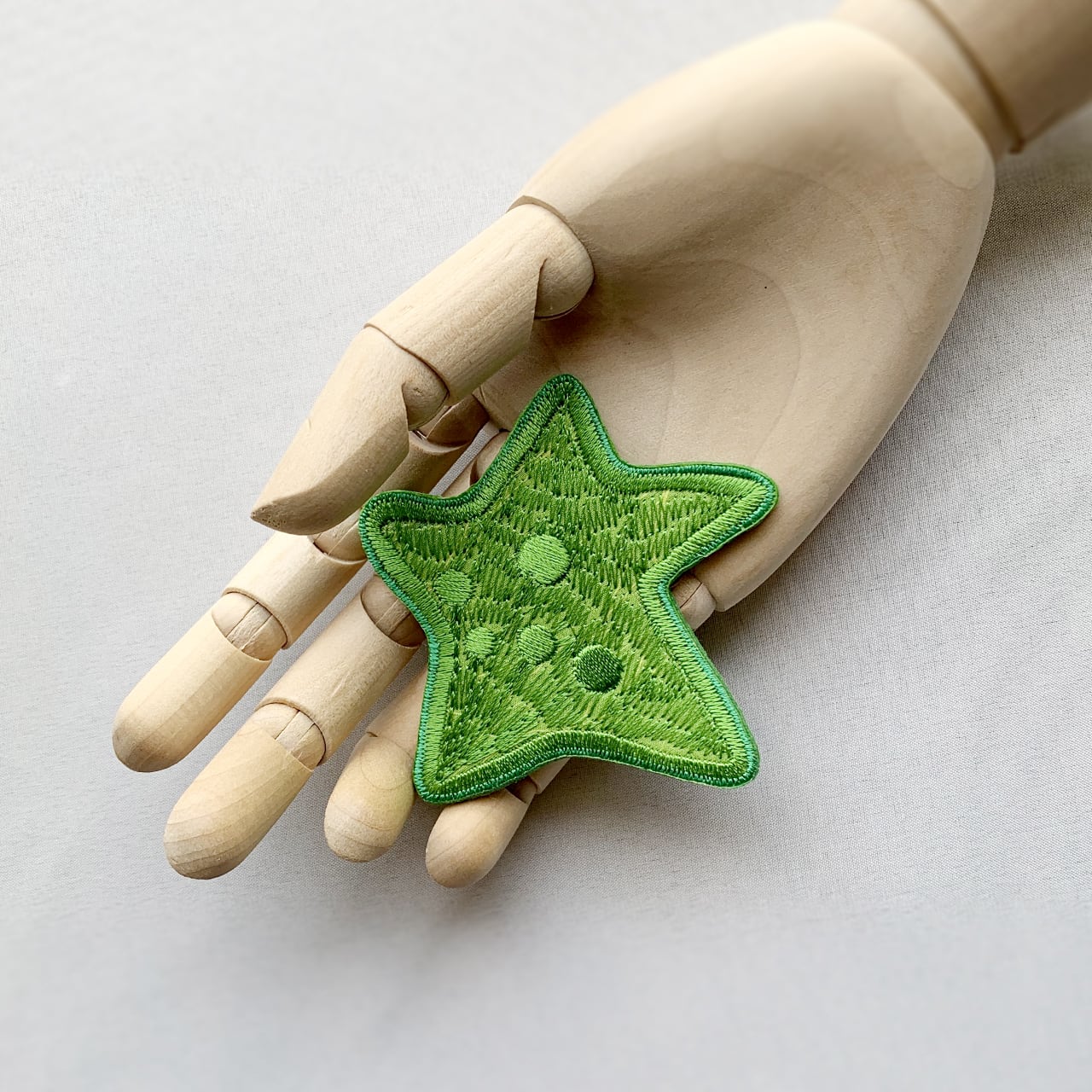 刺繍ブローチ ga.la (br-184)