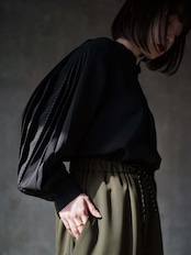 itochi【予約item】 - Polyester voile pleated sleeve blouse / olive