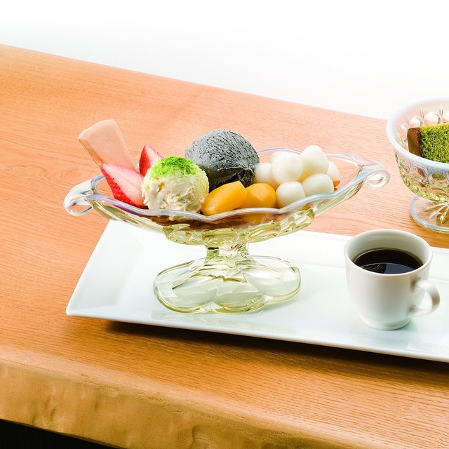 アデリア(ADERIA) デザートカップ バナナサンデー クリア 3個セット クリスタルガラス製 日本製 パフェグラス デザート 容器 ガラス おしゃれ アイスクリーム 皿 足付き 喫茶店 食器 業務用 レトロモダン 手作り 和洋 豪華 シンプル F70127