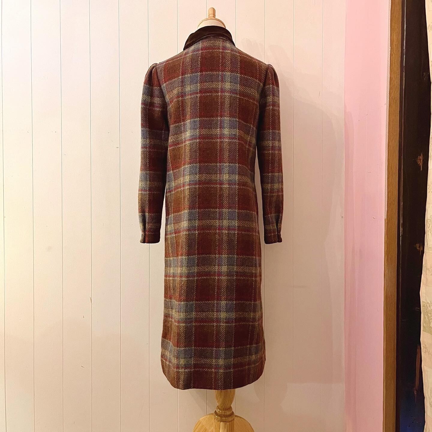 brown velours collar triangle check one-piece