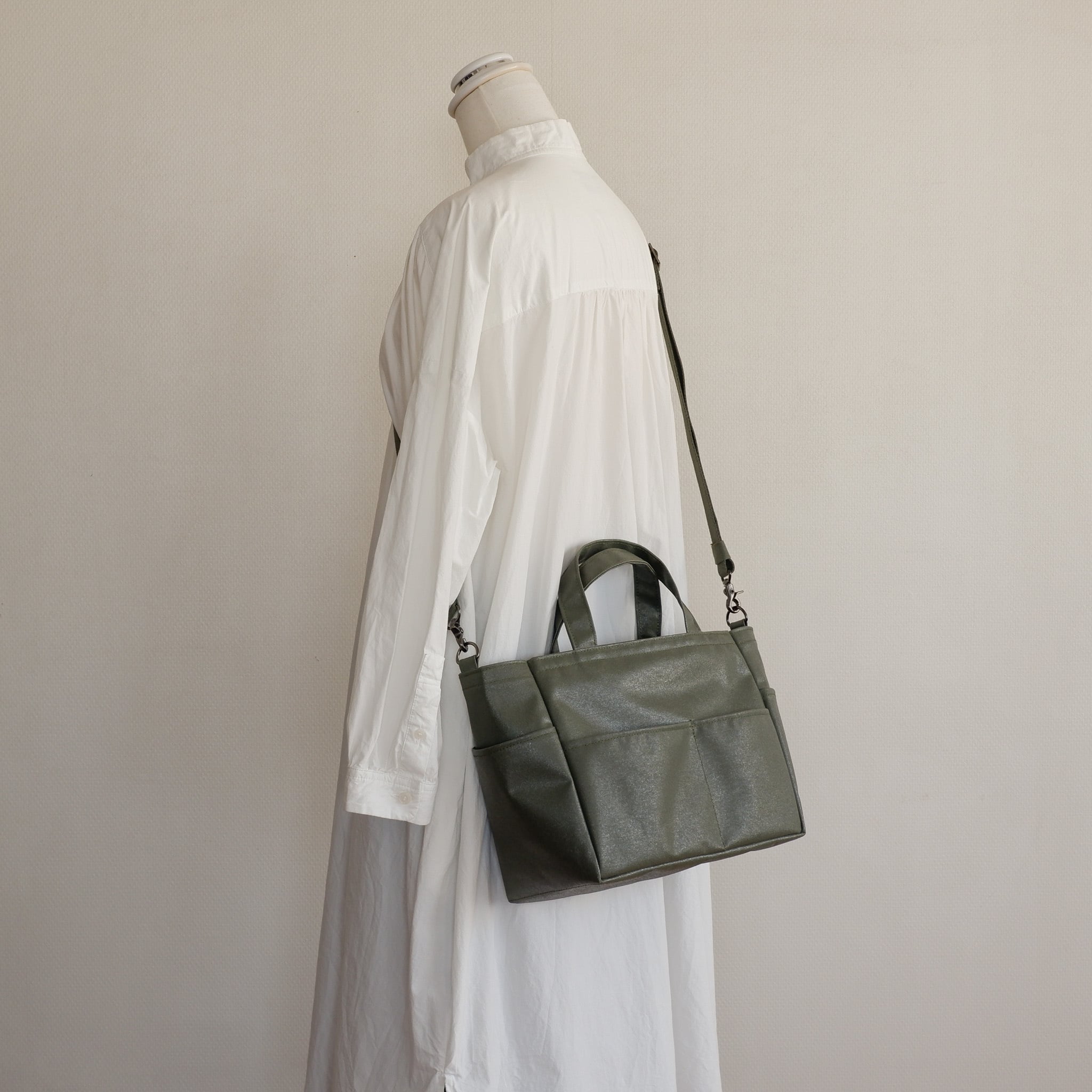4 pockets tote 横長2way オリーブドラブ / ポリエステル帆布 | aoya