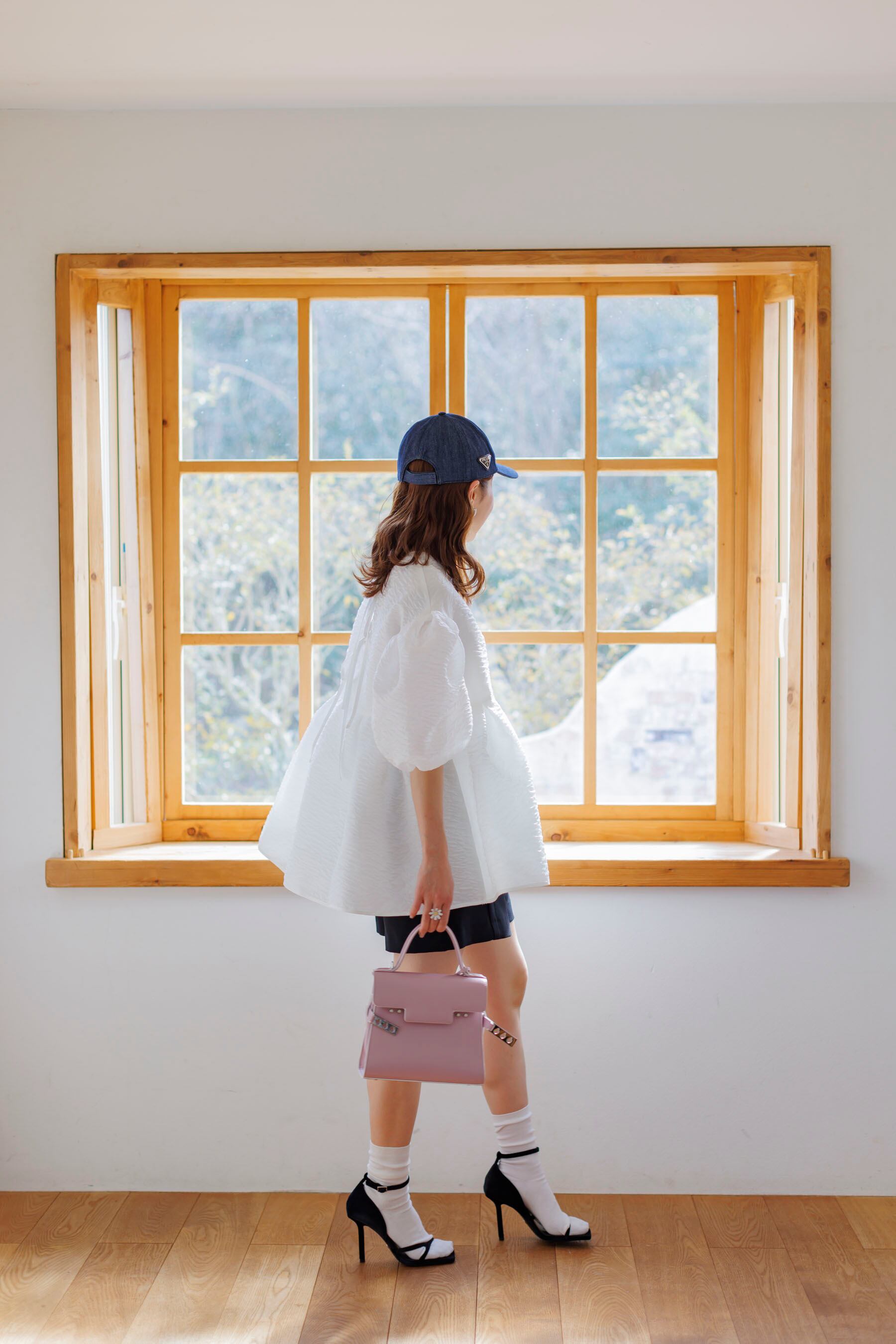 4/19(Fri)21:00- Silky jacquard blouse 5月中旬お届け予定 | Bluelea