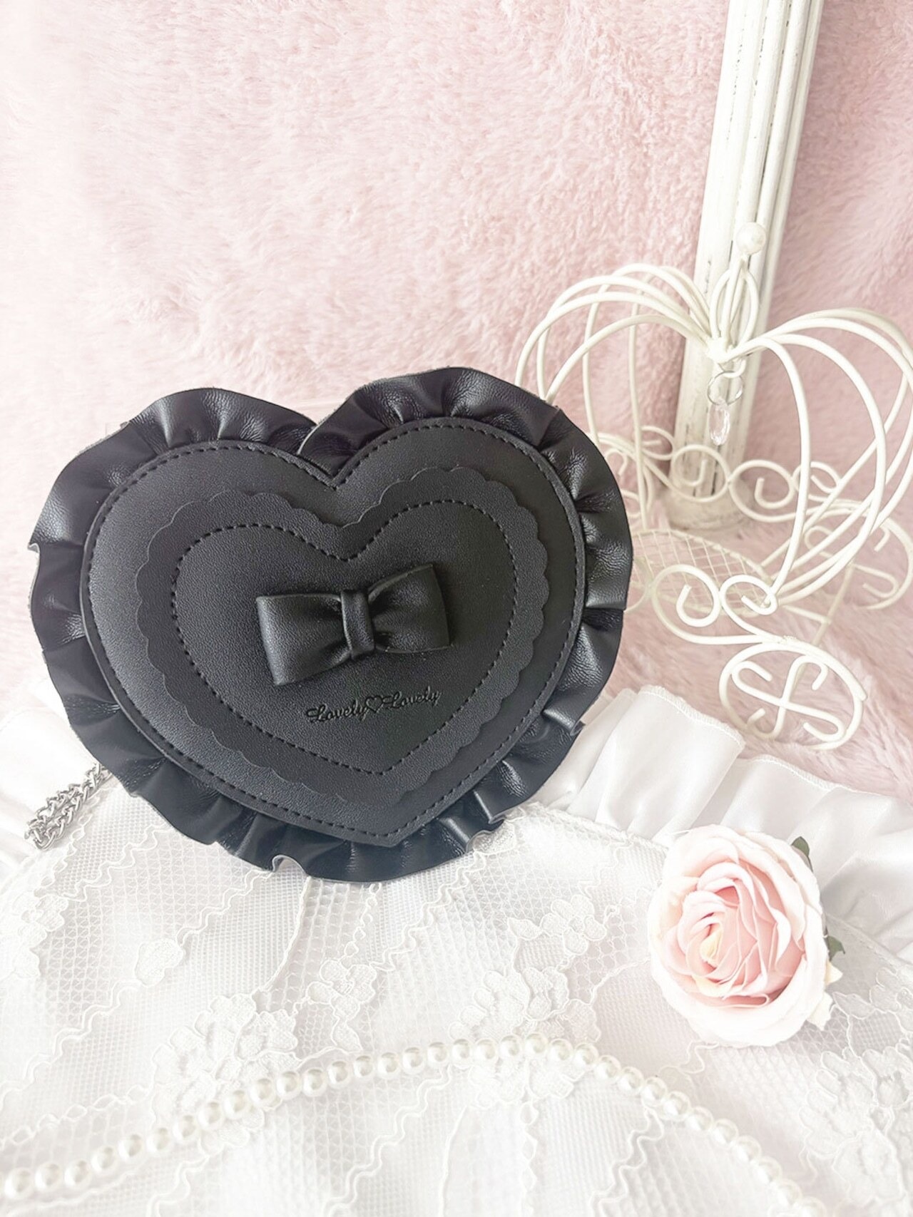 Lovely Lovely  フリルたっぷり   ハートで主役 パスケース 　LL-1048の画像08