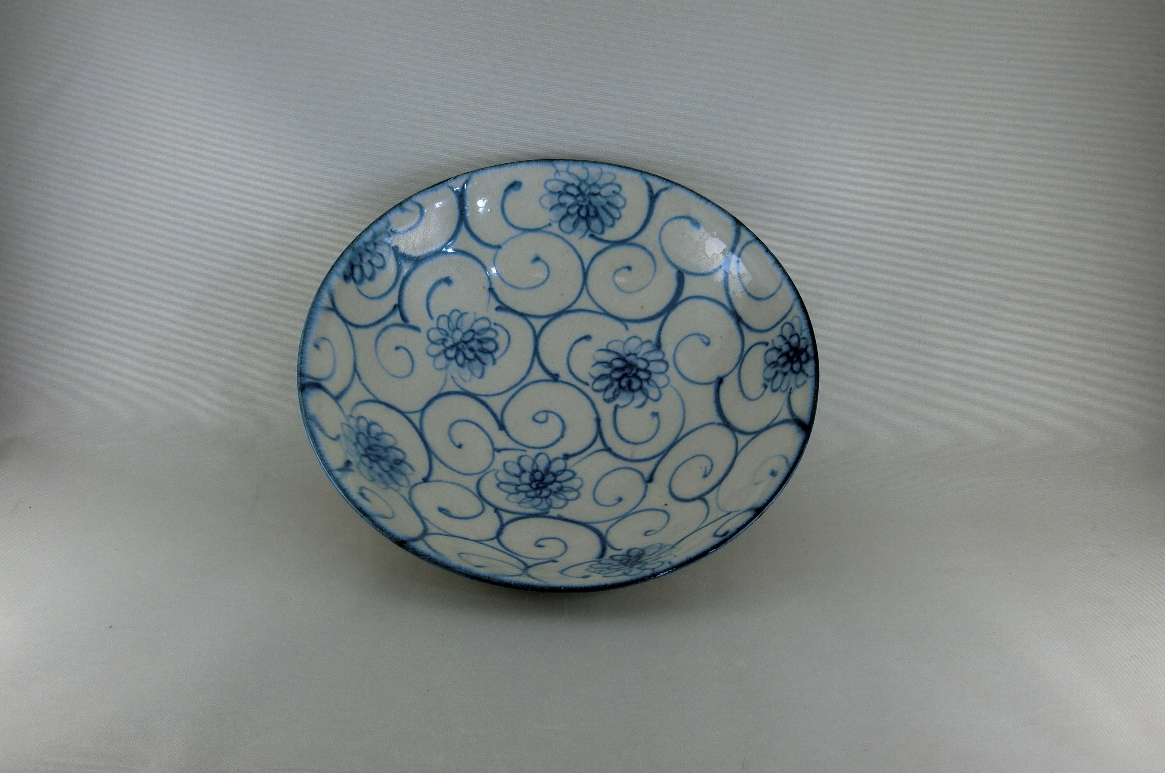 花唐草丸鉢（宗山窯）