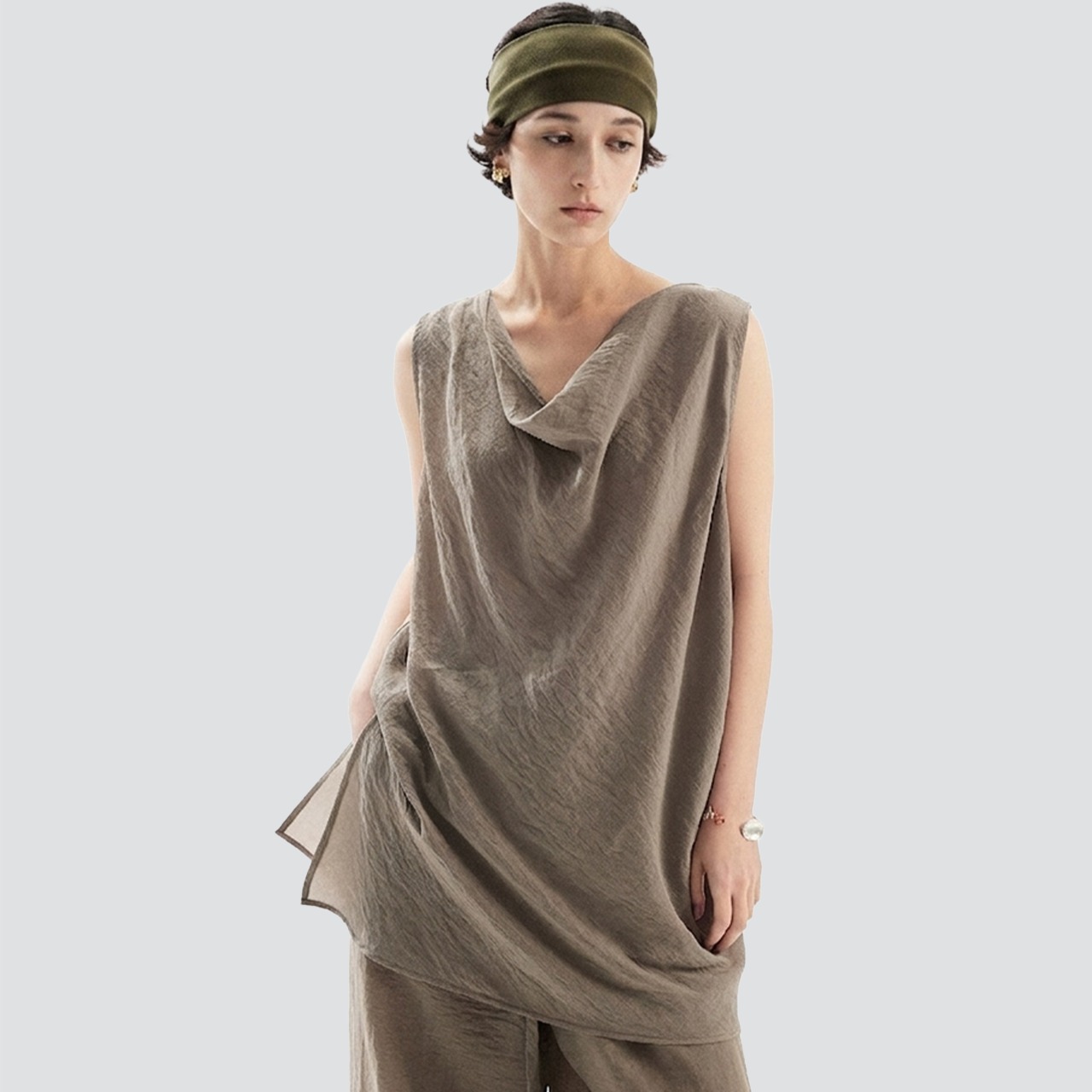 Draped cowl neck top A00223