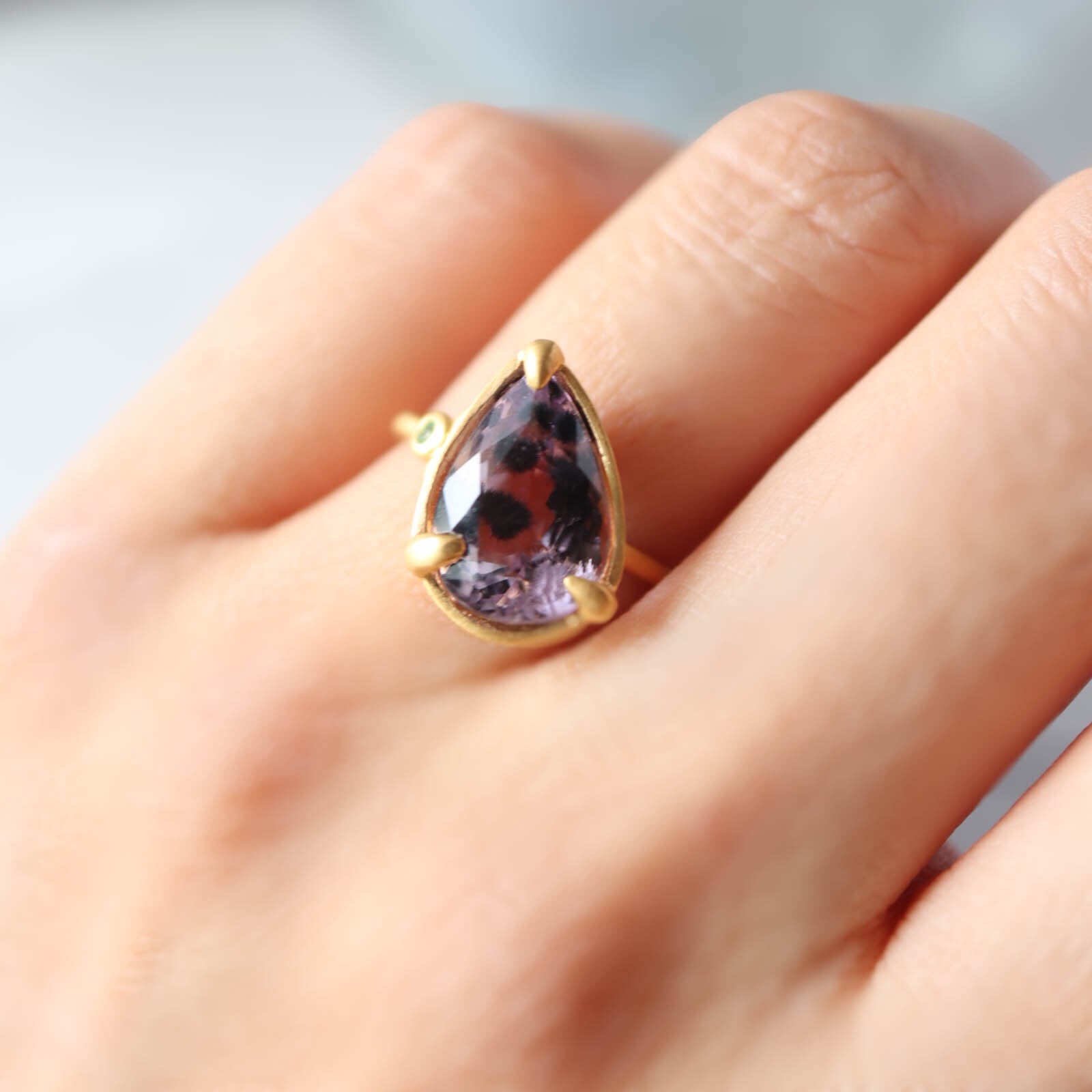 ロマネサイトインアメシスト＆エメラルド リング | DoubleMoon jewelry