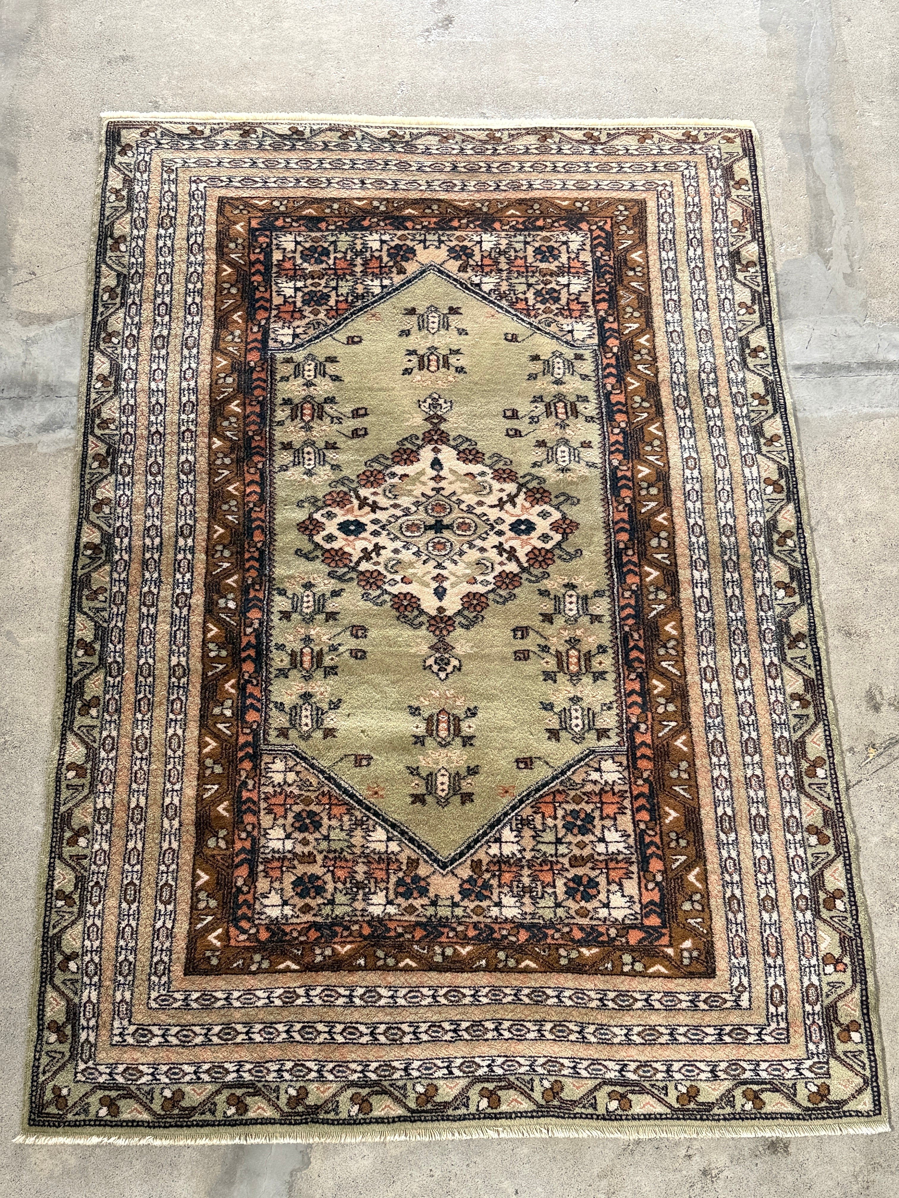 Antiques&Crafts880
