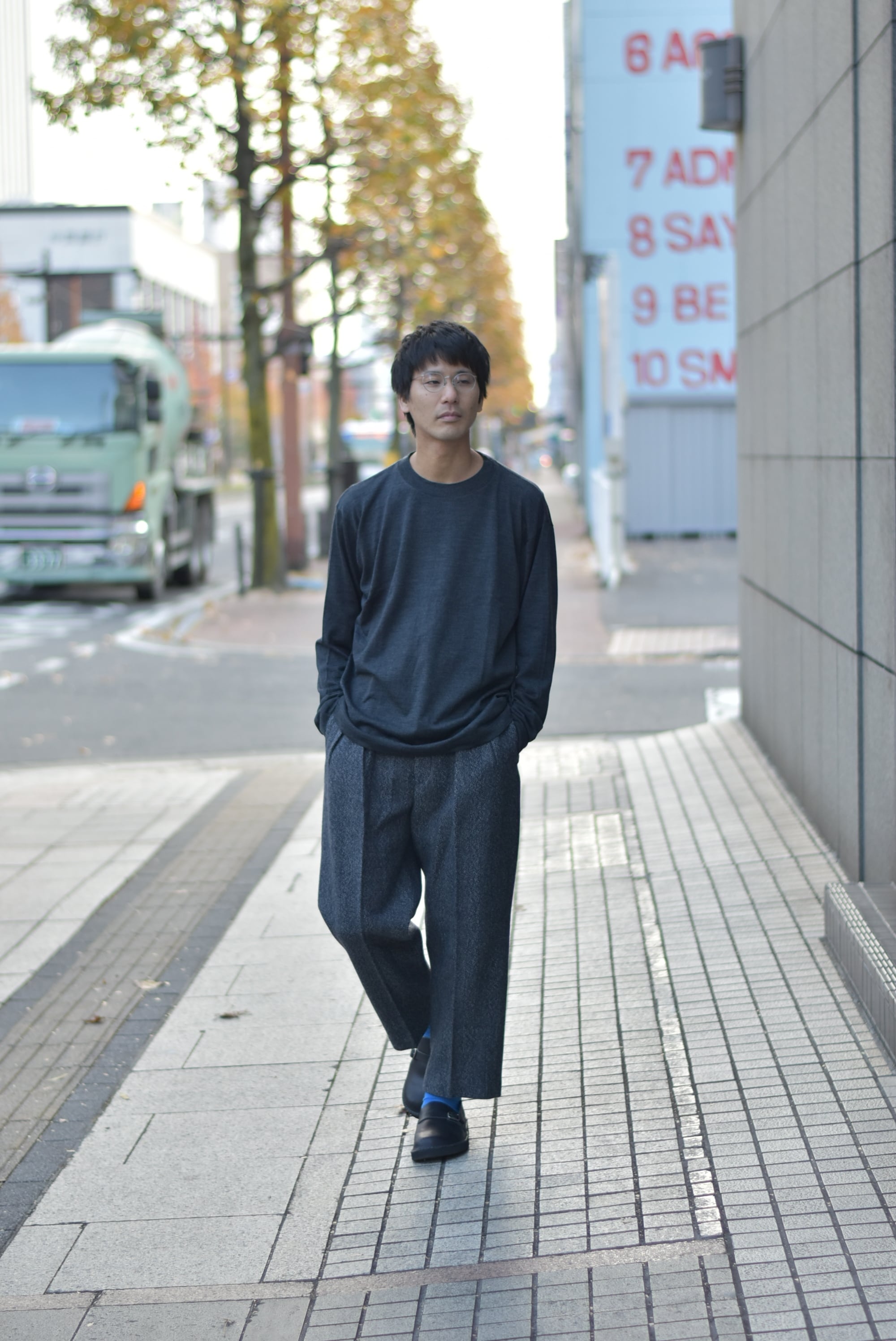 Phlannèl】Arles Wool 2 Pleated Cropped Trousers(Men's) | theater Phlannèl】Arles Wool 2 Pleated Cropped Trousers(Men's) | theater