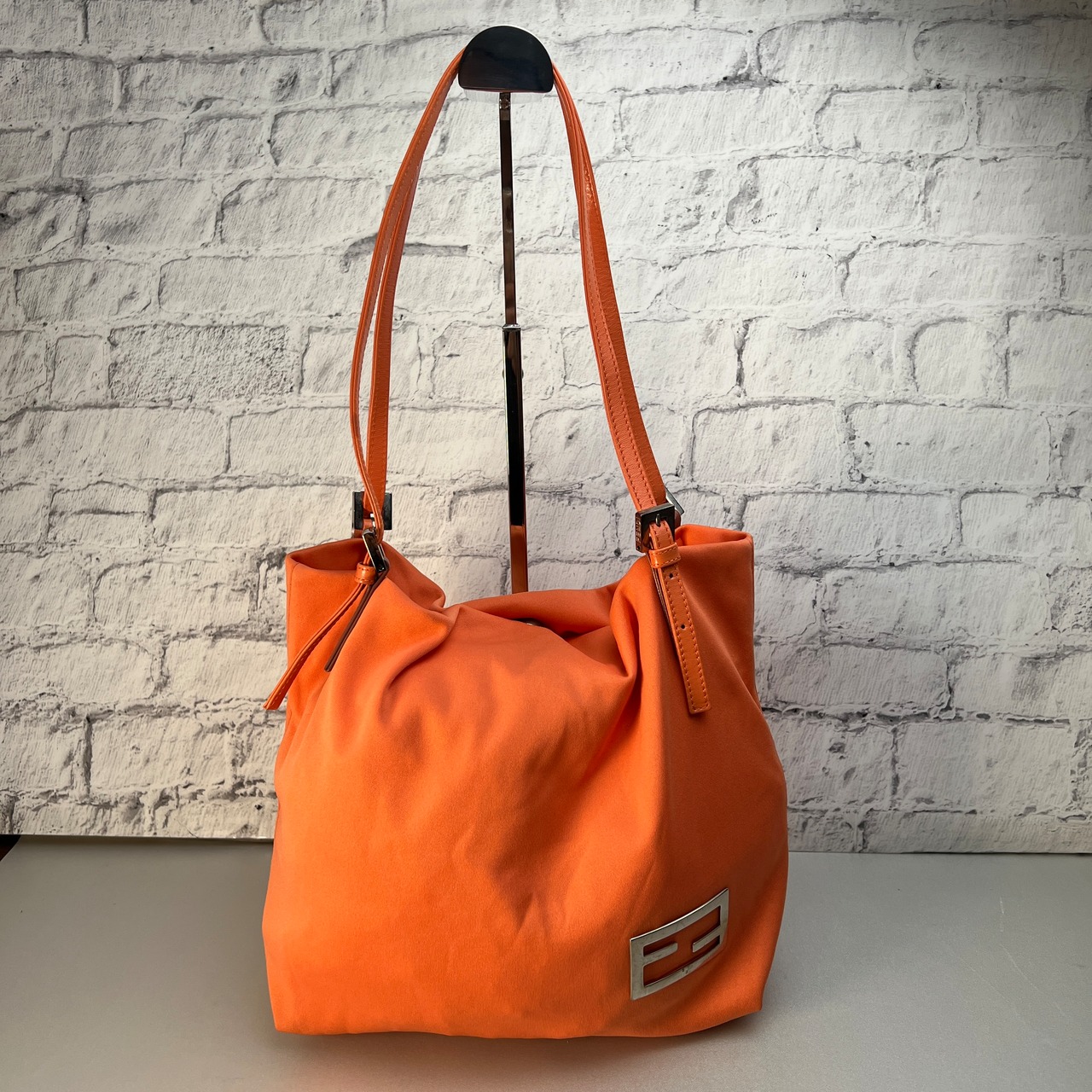 FENDI フェンディ トートバッグ オレンジ A-9750