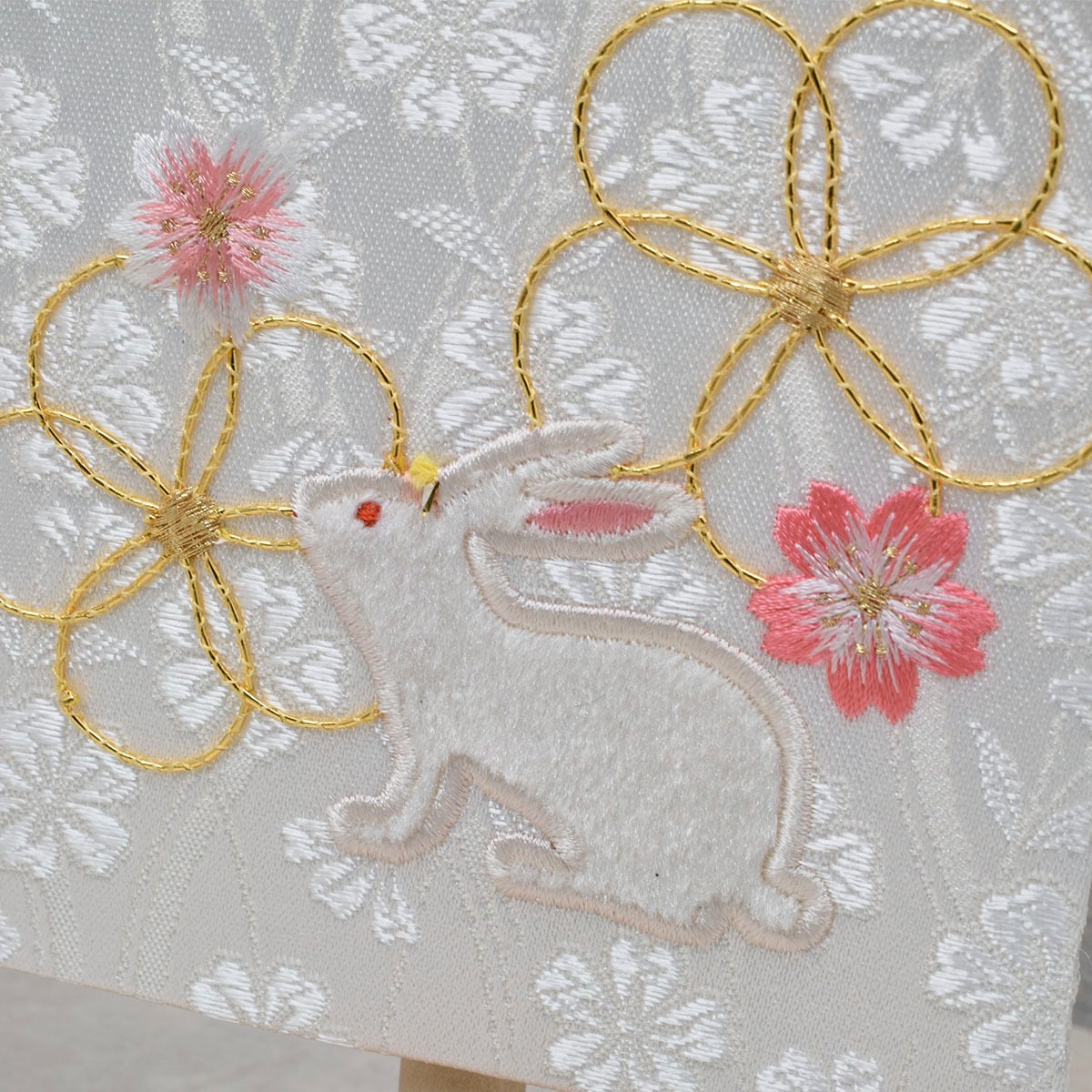 刺繍作成扇子 花とうさぎデザイン (≪セミオーダーで叶える 刺繍作成扇子 花とうさぎデザイン (≪セミオーダーで叶える