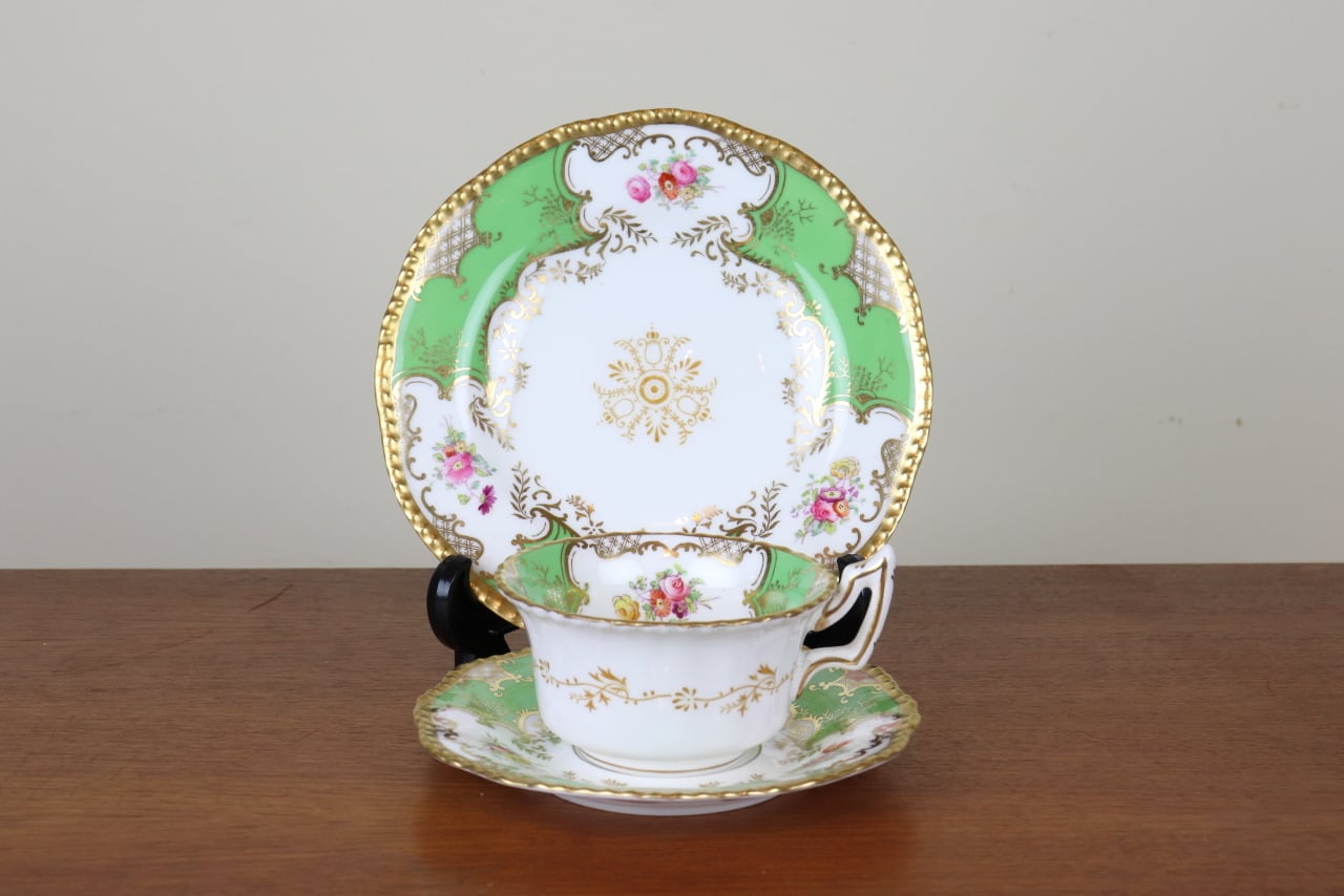 COALPORT TRIO (1820年頃)