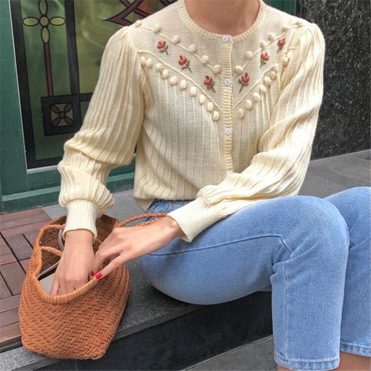 超人気インスタグラムで話題/CHIC気質/おしゃれな/トレンド/刺繍/はながら/ニットトップス/コート