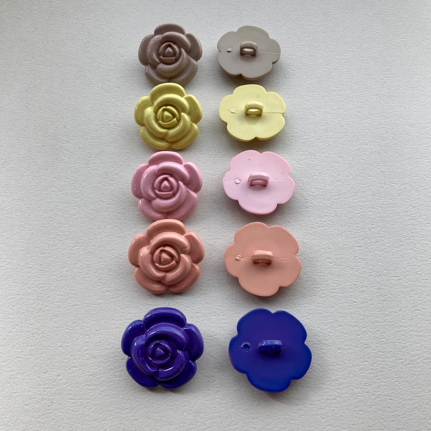 再入荷〉くすみカラーバラボタンM（24mm） | Dua-アクセサリーパーツ