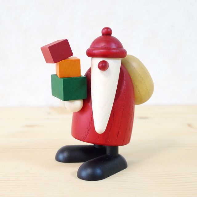 ケーラー　プレゼントをもつサンタ