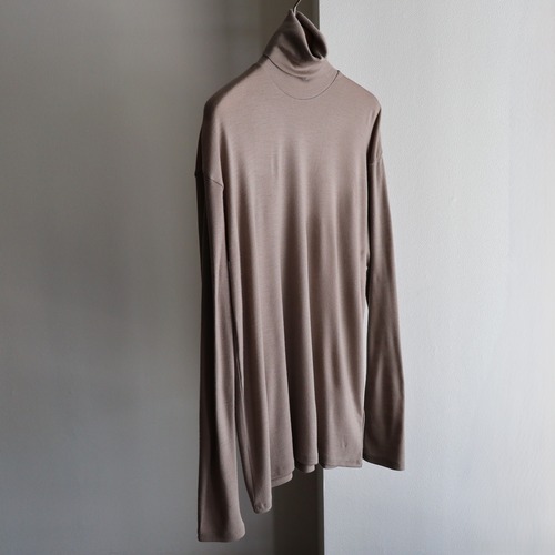 POSTELEGANT “ Fine Wool Circular Rib High Neck ( Light Taupe )”