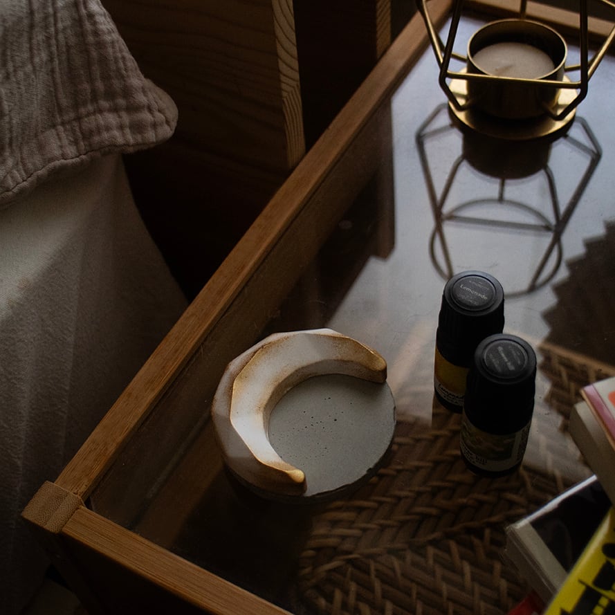 カラーが選べる】michikake moon stone《月の満ち欠けを映す 三日月の