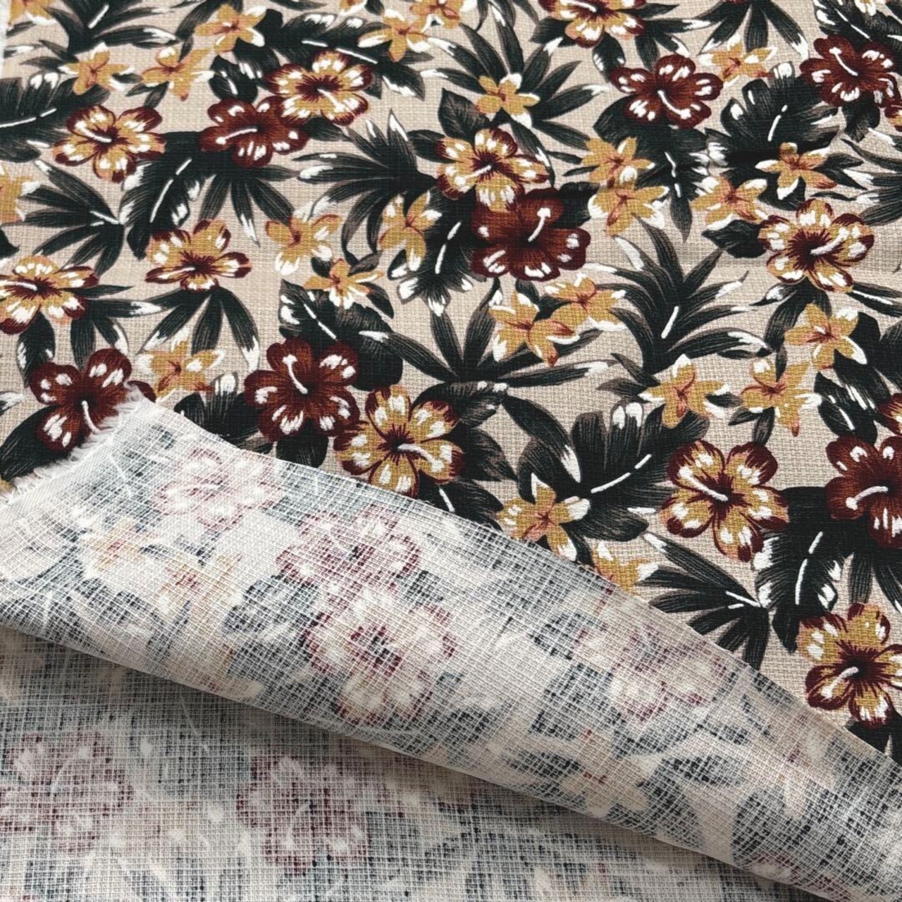 ★TB915◆3ｍ◆コットンリネン混平織プリント生地◆ハイビスカス