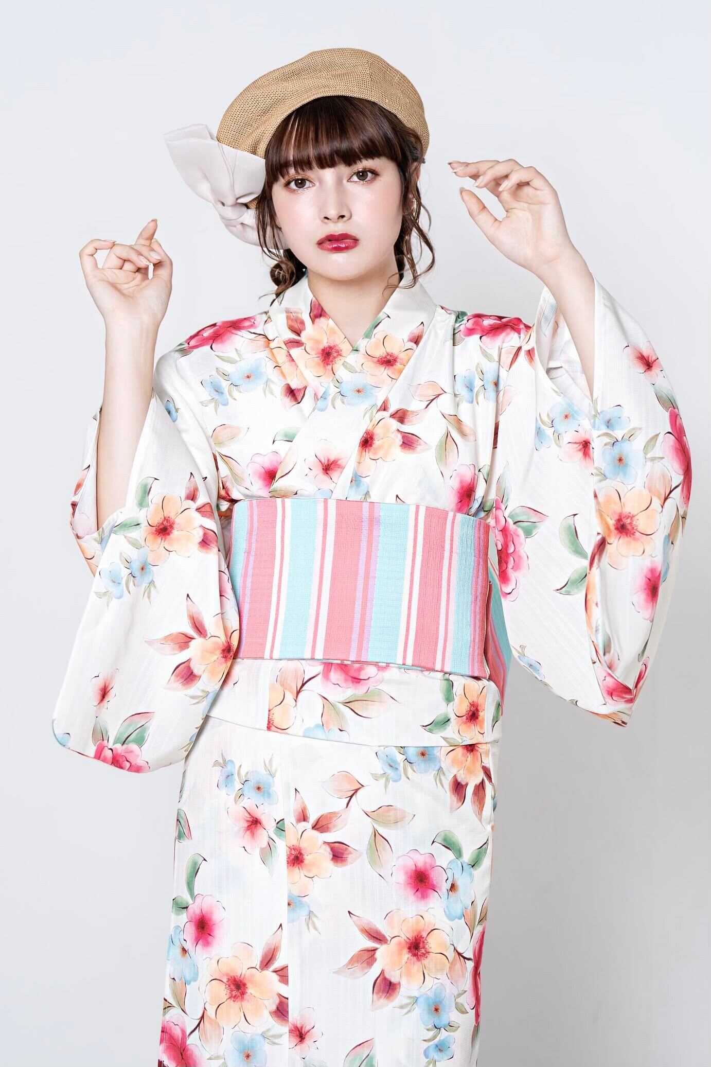 2024年新作 浴衣ジェンヌ 浴衣3点セット 白地にピンクやオレンジの小花