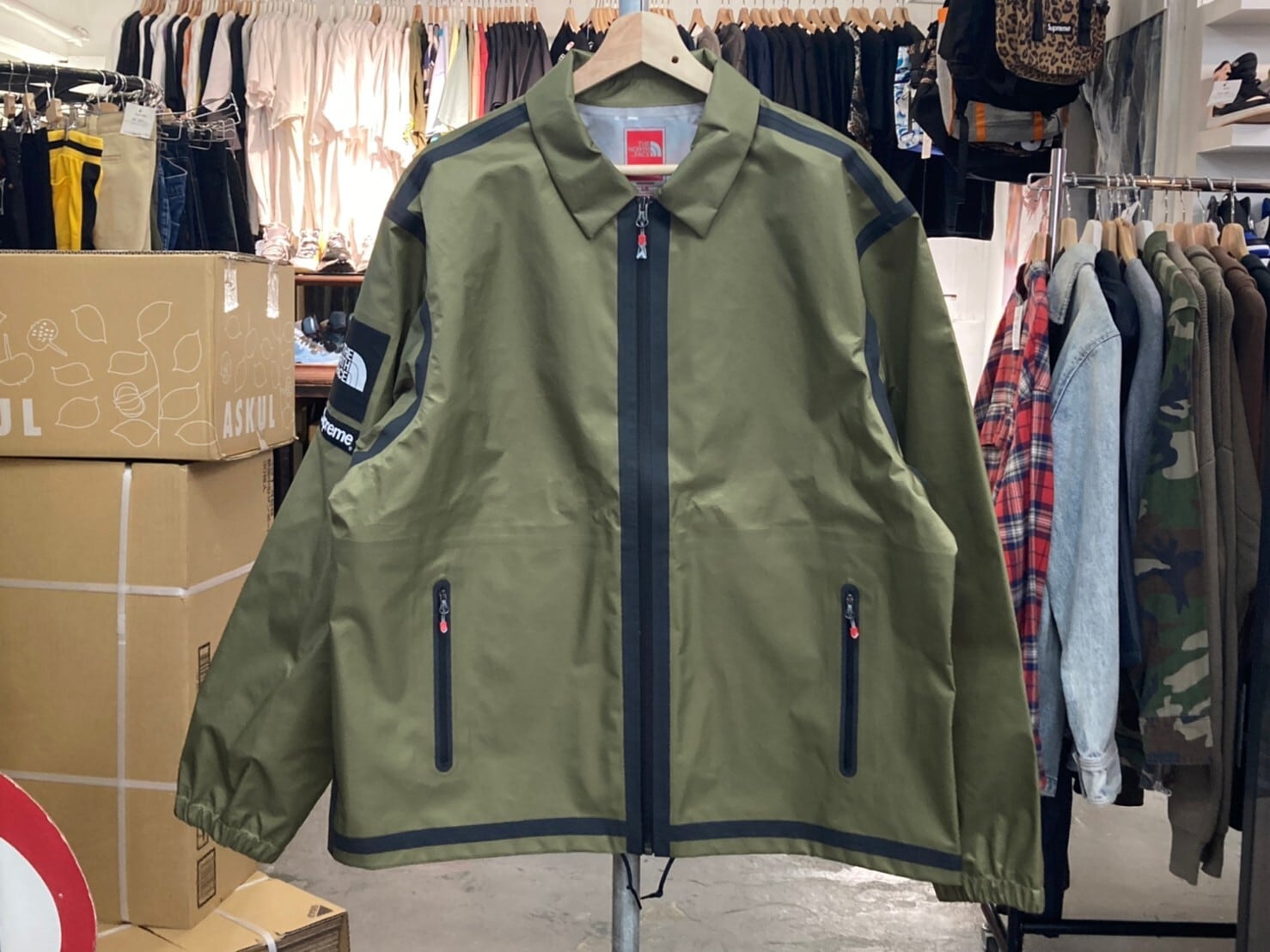 Supreme × THE NORTH FACE OUTER TAPE SEAM COACHES JACKET OLIVE 