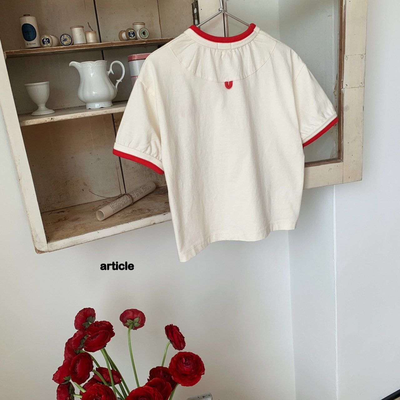 [article] Double-off needlepoint tee (JS/JM) / [아티클] 이중오프자수티 (JS/JM)