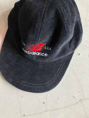 "New Balance" 90s CORDUROY CAP