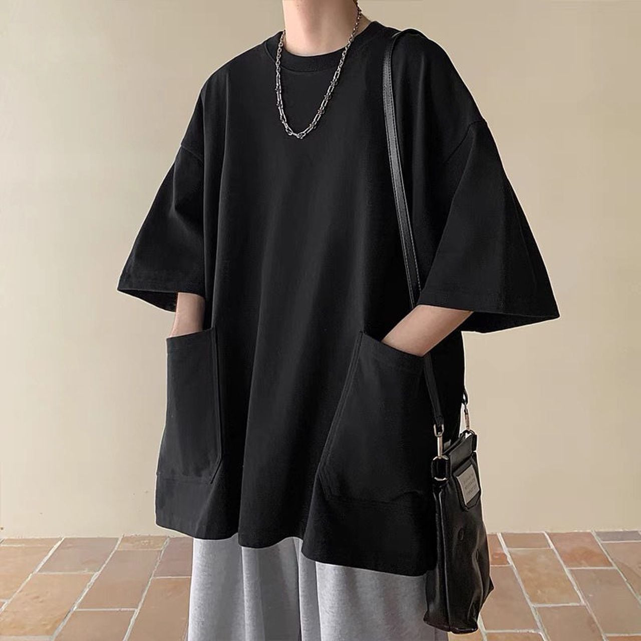 Oversized Short-Sleeve T-Shirt with Large Pocket(MT1591)