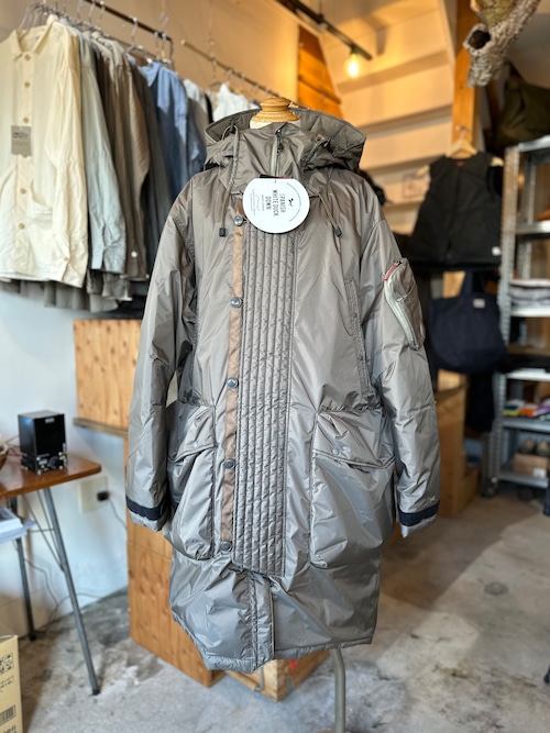 NANGA AURORA DOWN FIELD HALF COAT M.GRY