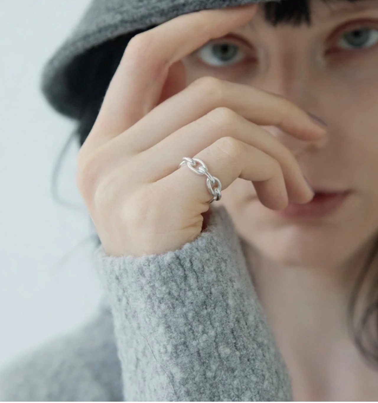 r073 thick chagn pinky ring