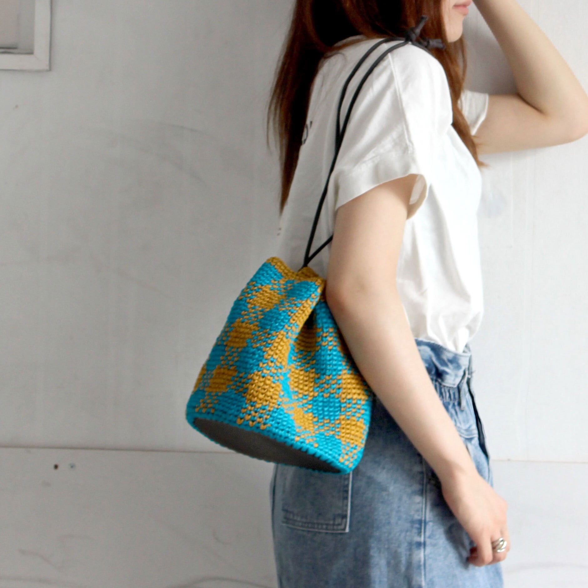手編みキット】 メリヤスこま編みのチェック柄バッグ (glittknit-26