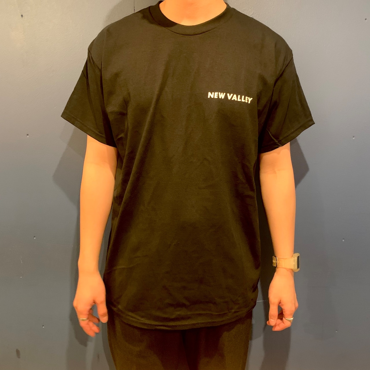 「NEWVALLEY」Tシャツ