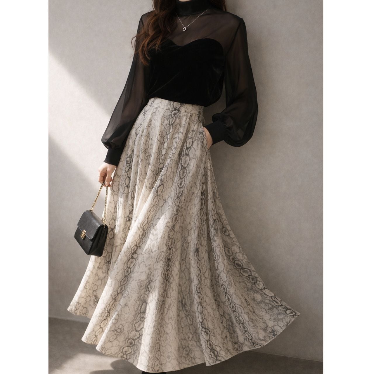 【2set】Sheer High Neck Blouse & Python Print Skirt L00902