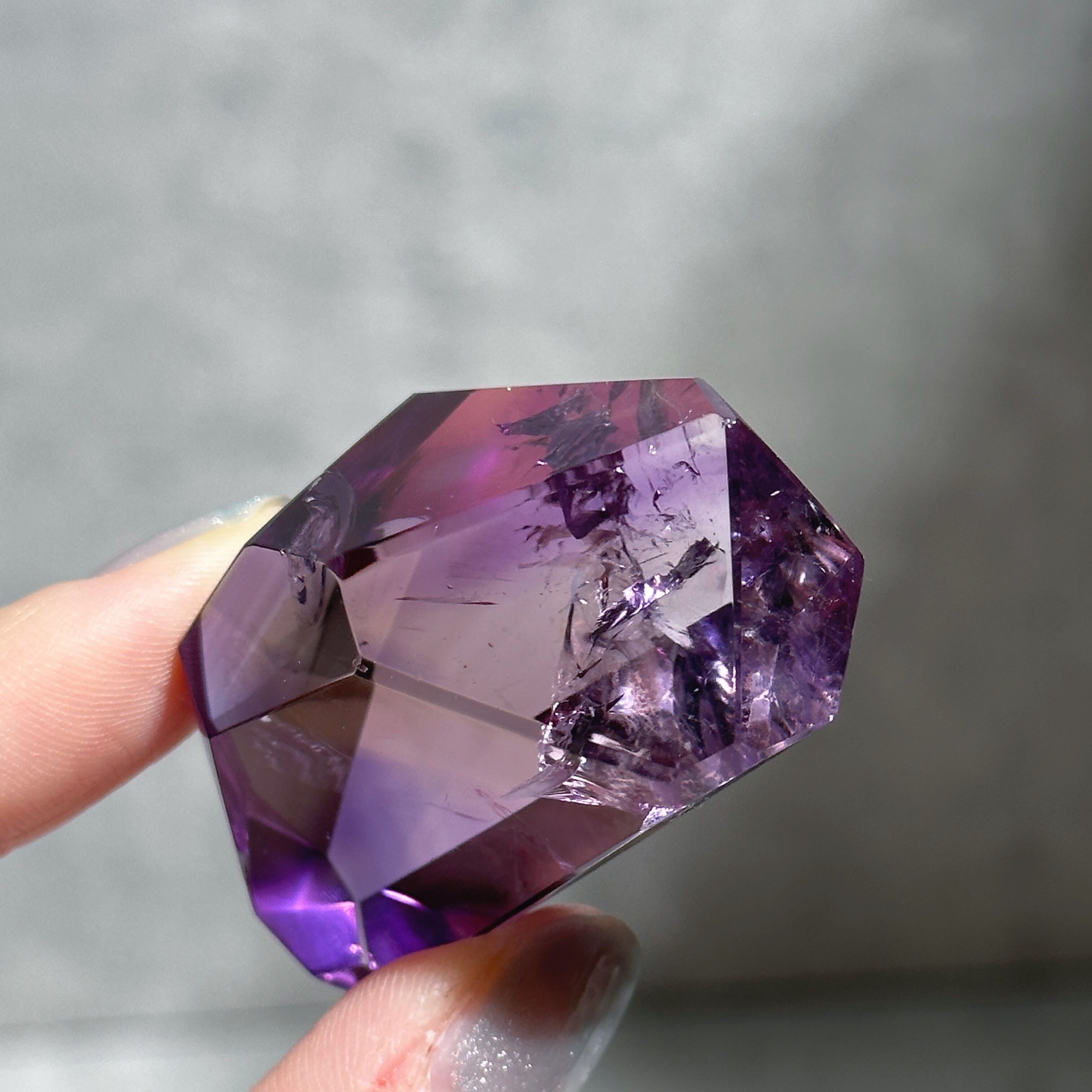 アメシスト（アメジスト）ミニクラスター② 虹あり N アメジスト