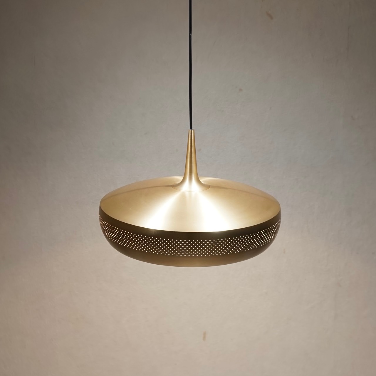 未使用品 ELUX エルックス UMAGE ウメイ CLAVA DINE クラヴァダイン ペンダントライト 吊り下げ照明 ブラス 北欧 モダン ホテルライク