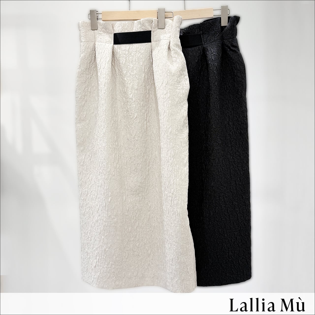 Lallia Mu (ラリアムー) エンボスタイトスカート 2611824 Off/Black