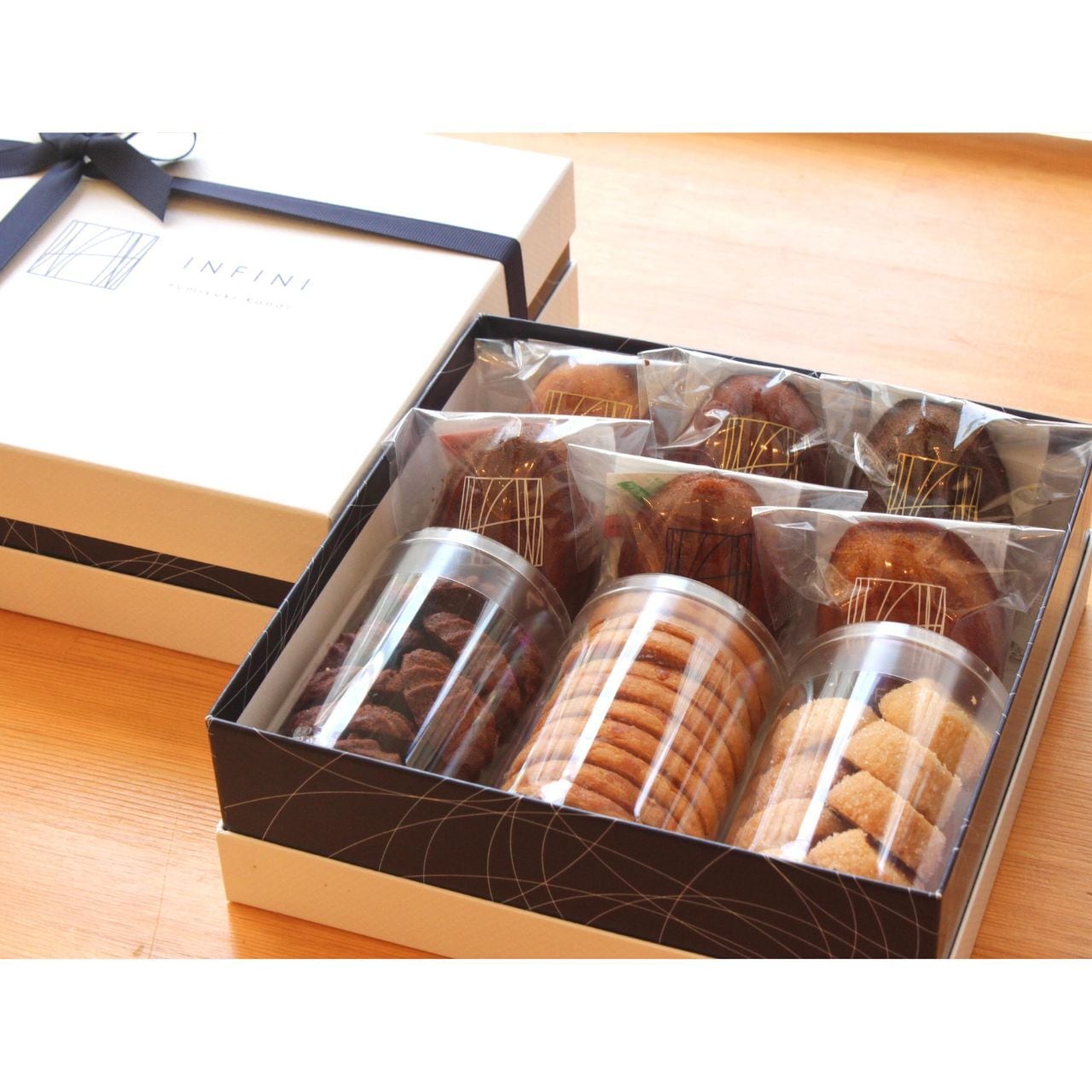 27℃ フールセックショコラアソート クッキー缶 バレンタイン🎀 フールセック・ショコラアソート缶🩷 幻想的な猫