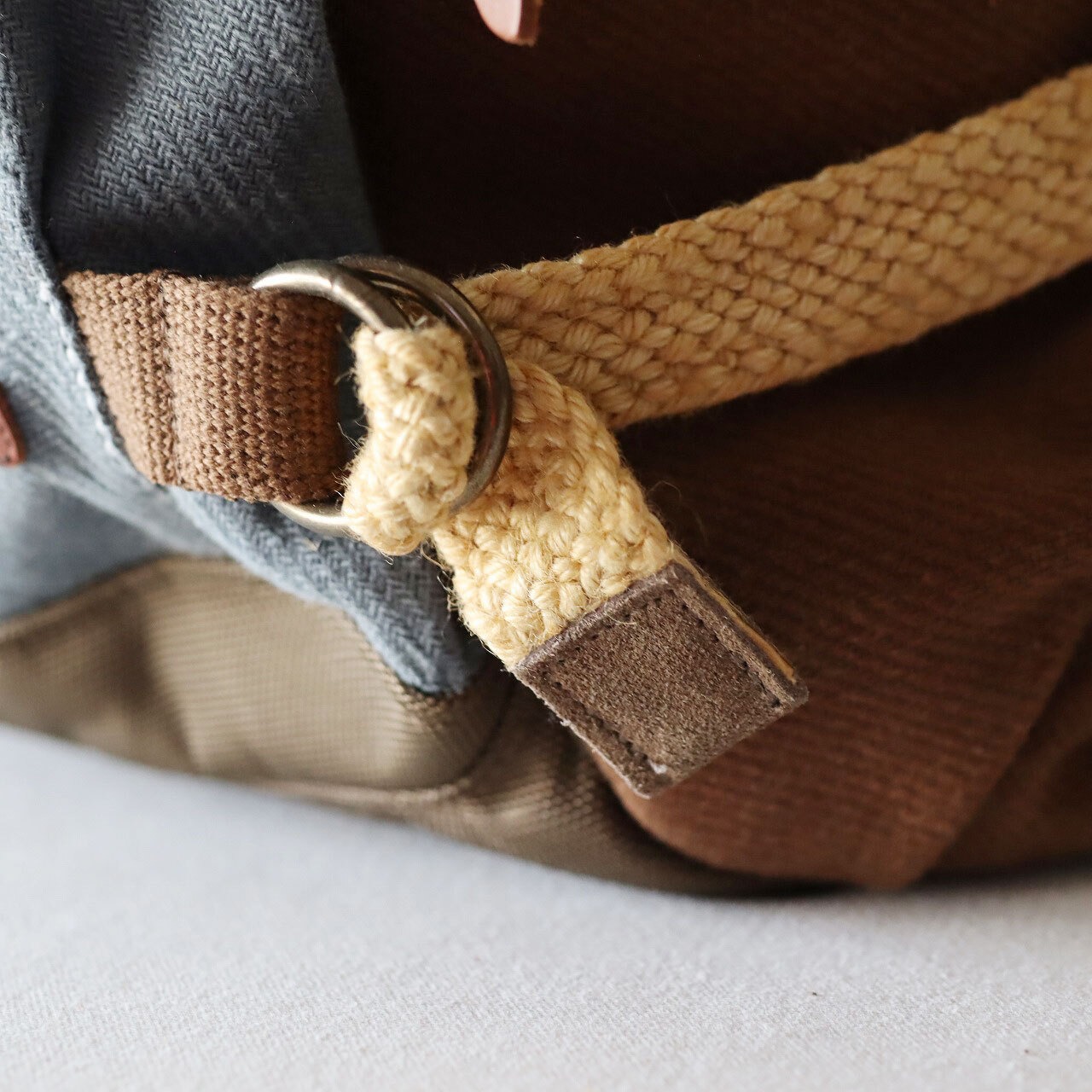 バックパック / Front zip-pocket backpack（ジュートストラップ・エディション）/ サバンナ ミックス